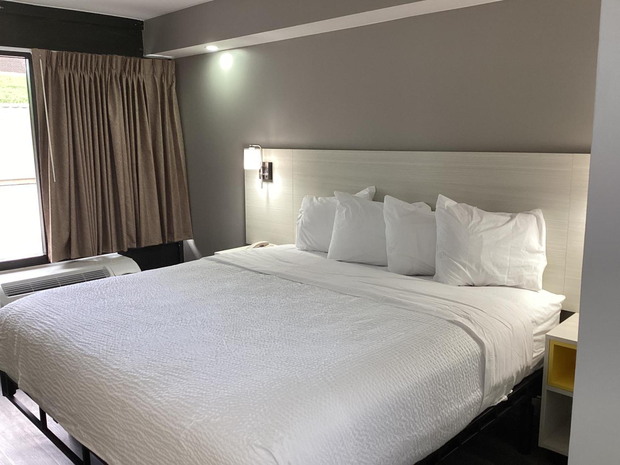 Days-inn By Wyndham Northwest Hotel