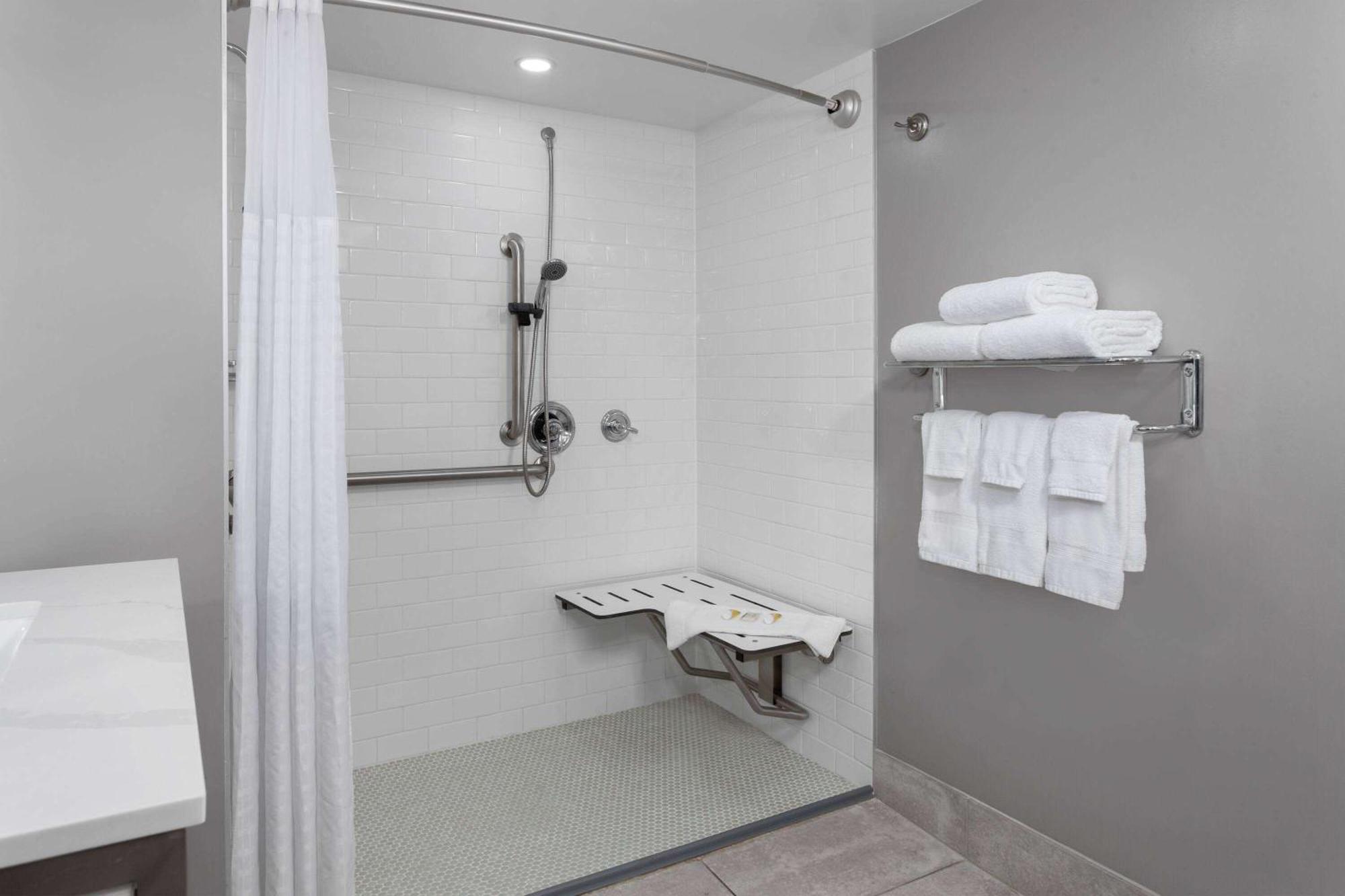 Hotel Days-inn By Wyndham Northwest Baltimore