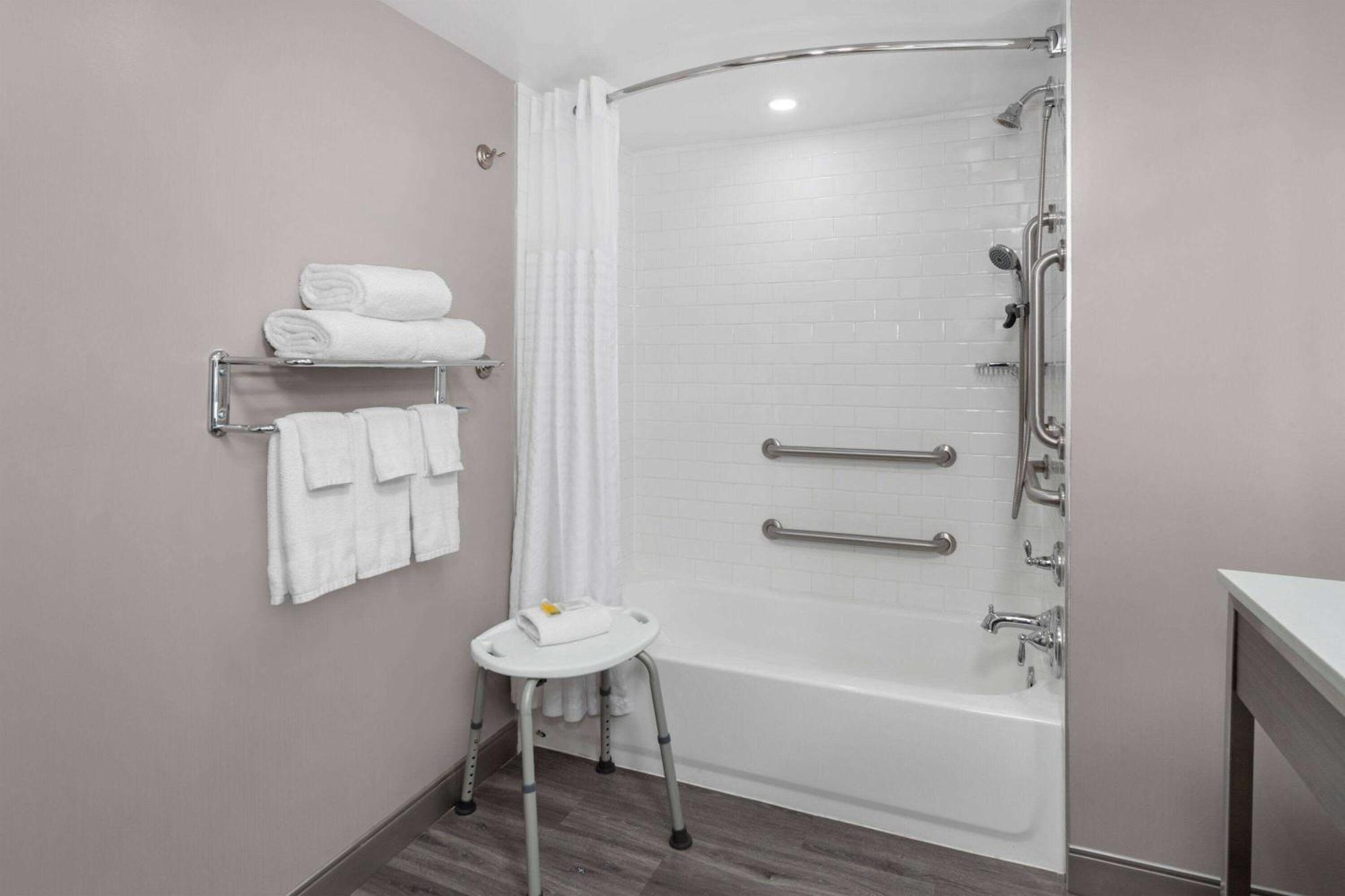 Hotel Days-inn By Wyndham Northwest 2*